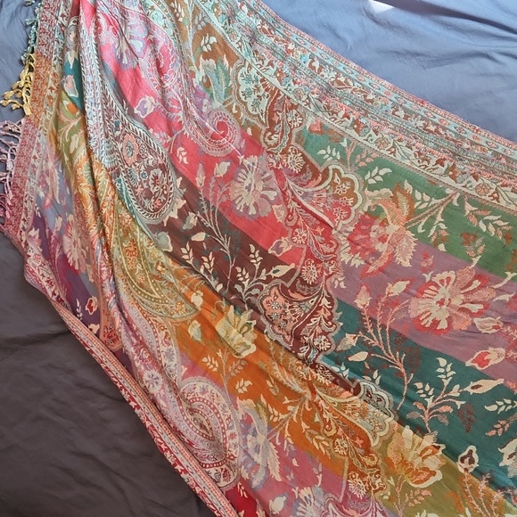 Colourful Pashmina - Picture 3 of 5